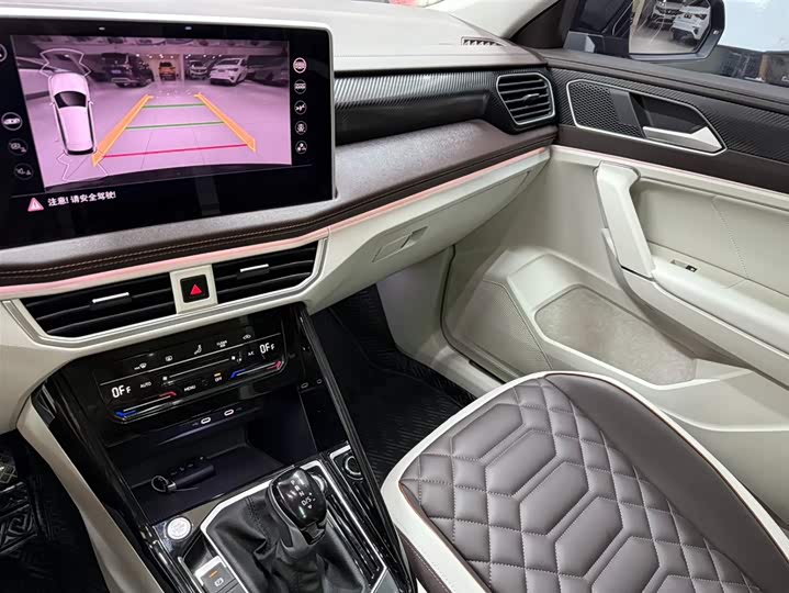 Фото 12 - Volkswagen Tayron