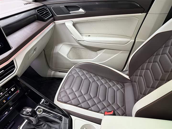 Фото 13 - Volkswagen Tayron