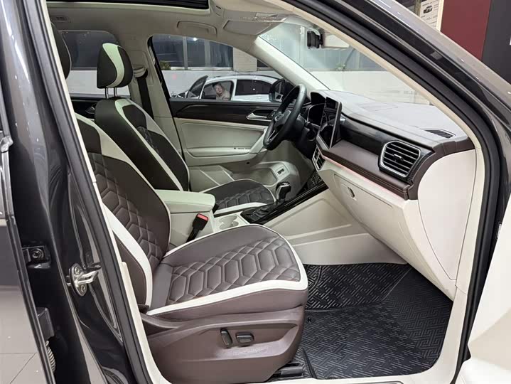 Фото 21 - Volkswagen Tayron