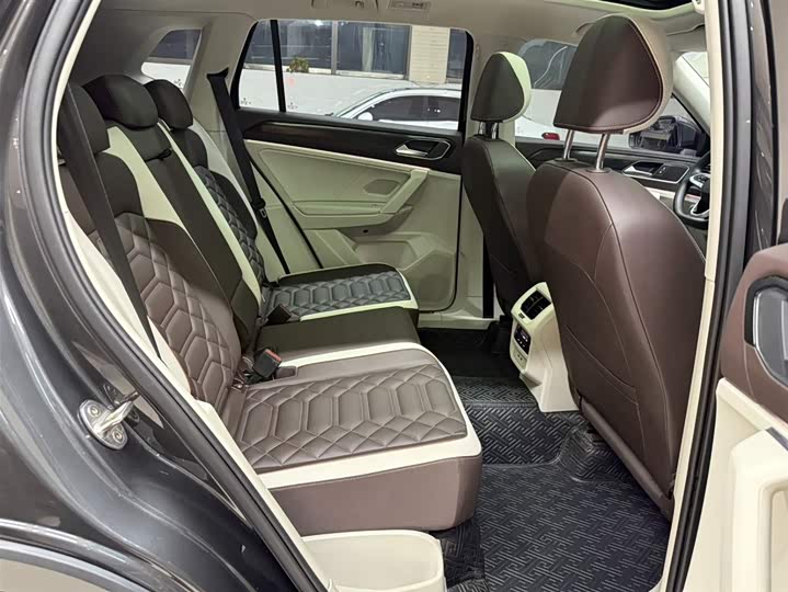 Фото 22 - Volkswagen Tayron