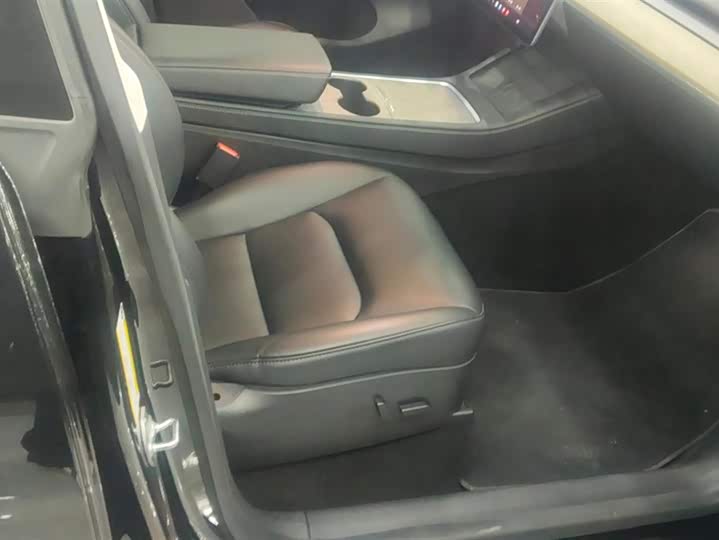 Фото 8 - Tesla Model Y