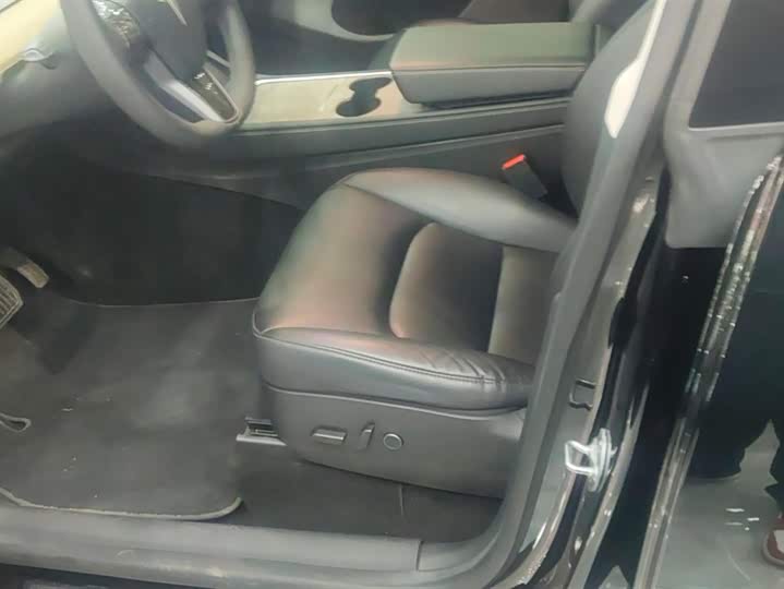 Фото 9 - Tesla Model Y