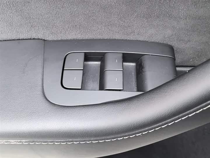 Фото 9 - Tesla Model Y