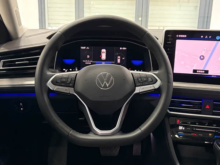 Фото 13 - Volkswagen Sagitar L