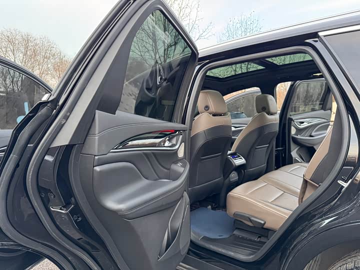 Фото 13 - Buick Enclave