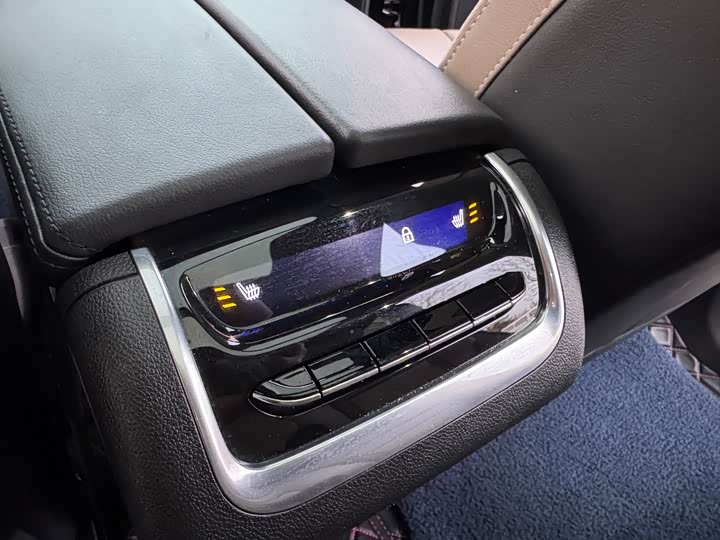 Фото 14 - Buick Enclave