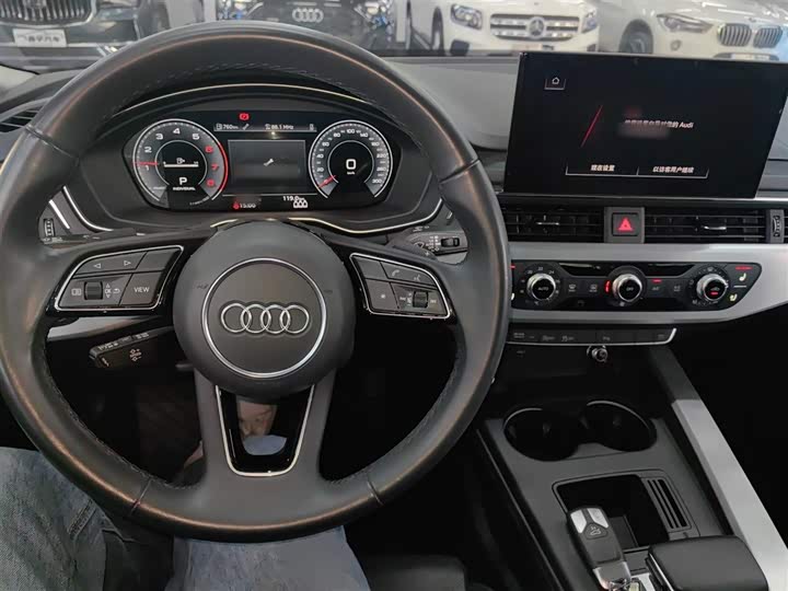 Фото 10 - Audi A4L