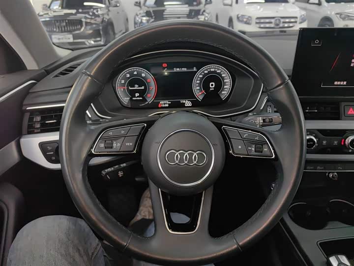 Фото 11 - Audi A4L