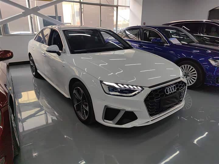 Фото 4 - Audi A4L