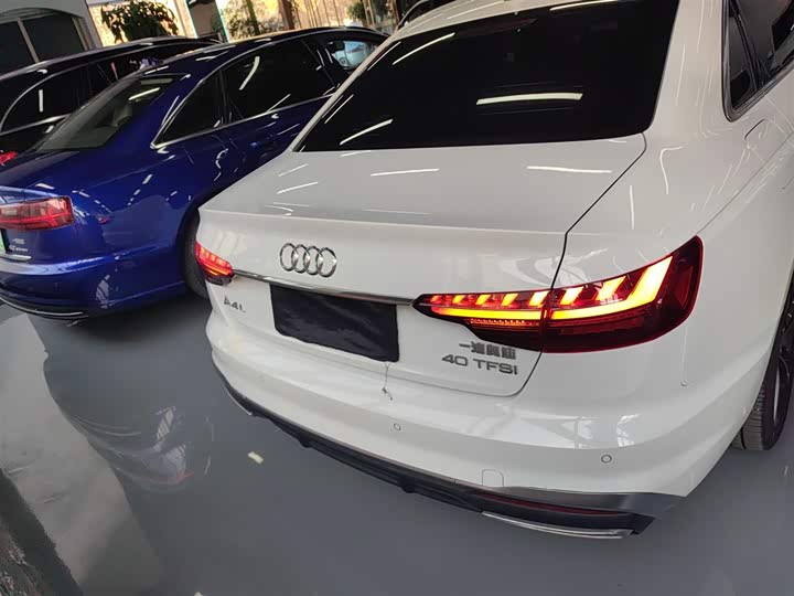 Фото 6 - Audi A4L