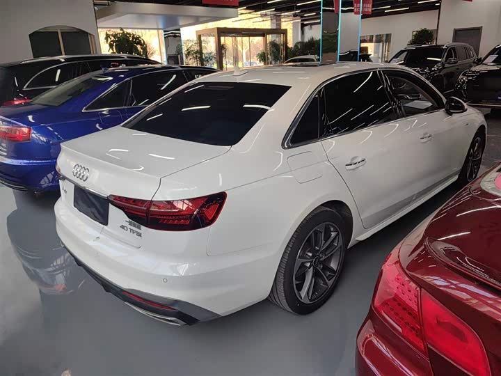 Фото 7 - Audi A4L