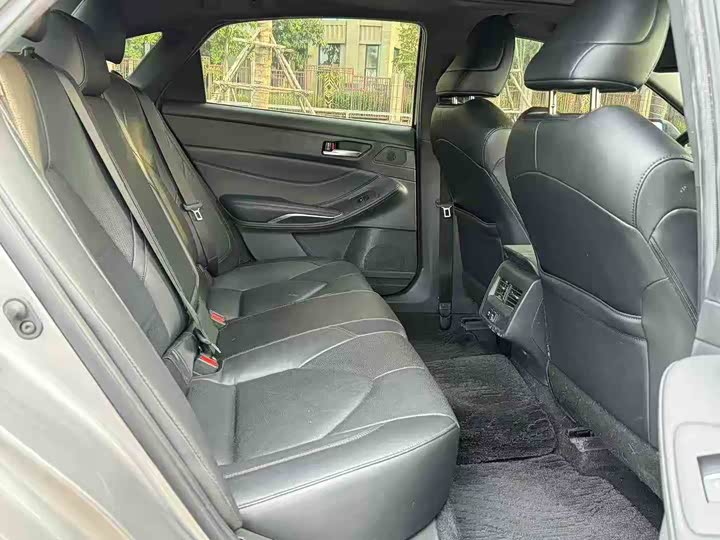 Фото 5 - Toyota Avalon