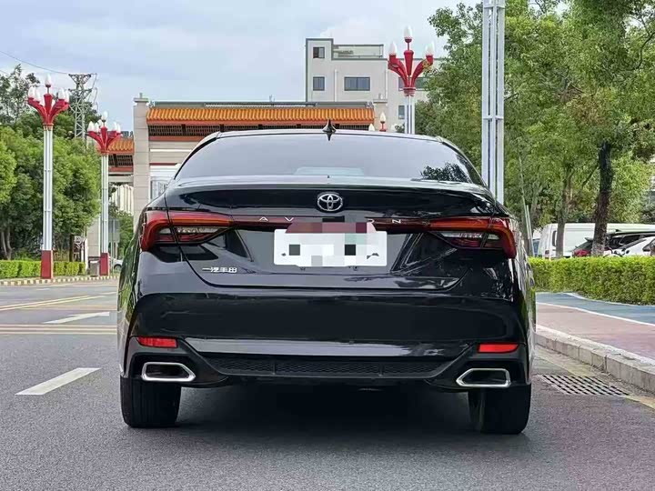 Фото 8 - Toyota Avalon