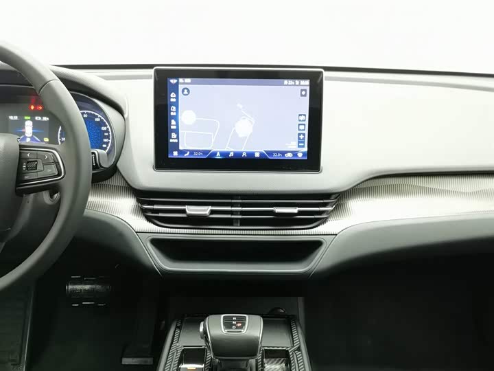 Фото 12 - Hongqi E-QM5