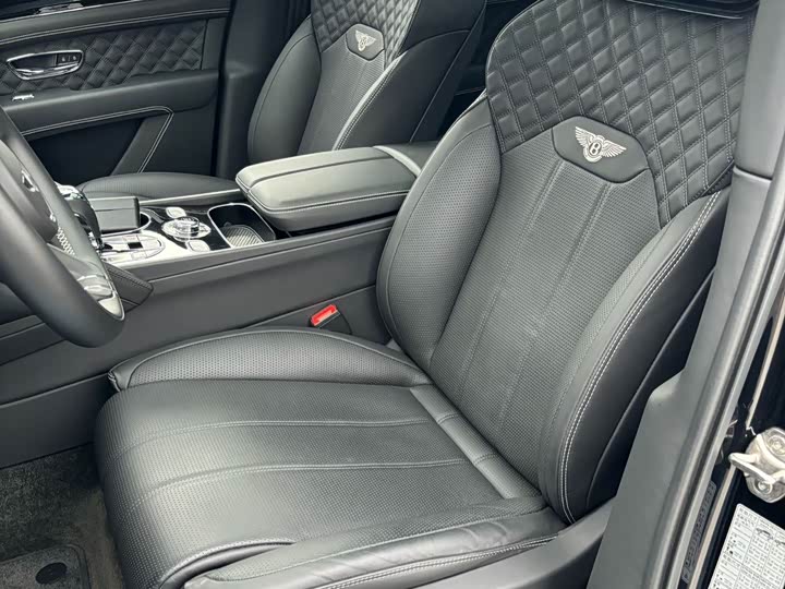 Фото 11 - Bentley Bentayga