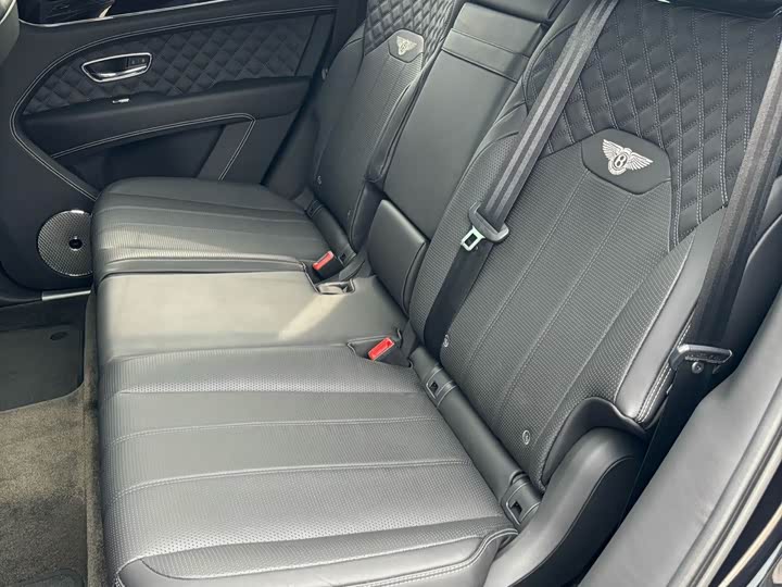 Фото 12 - Bentley Bentayga