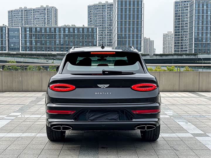 Фото 15 - Bentley Bentayga