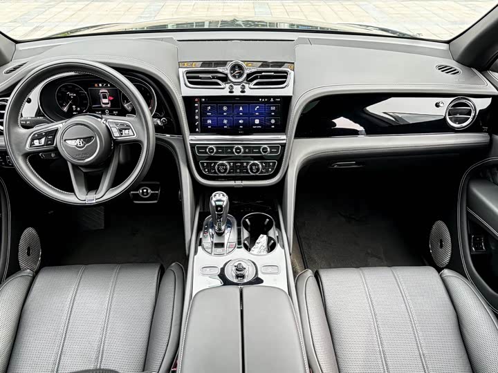 Фото 8 - Bentley Bentayga