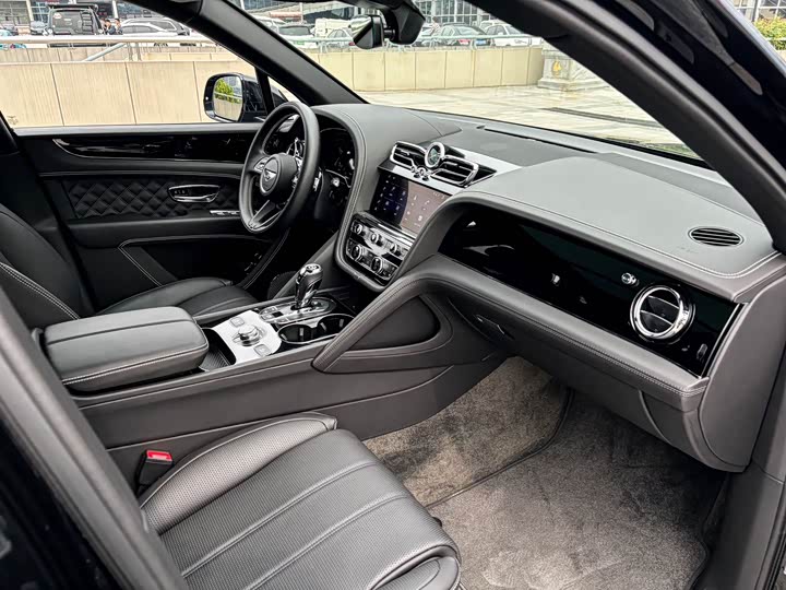 Фото 9 - Bentley Bentayga