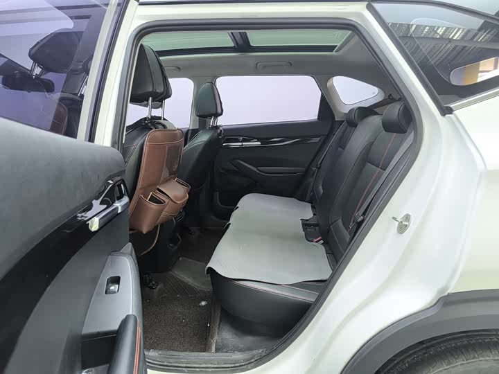 Фото 8 - Kia KX3