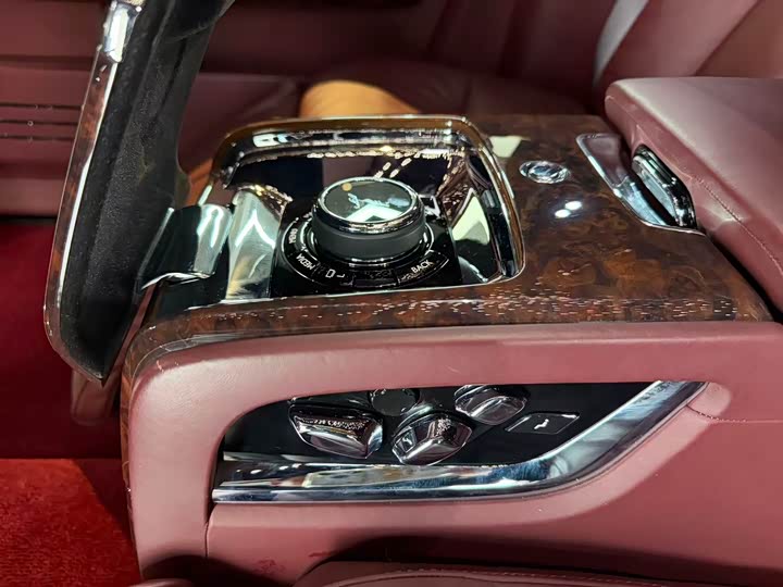 Фото 10 - Rolls-Royce Phantom