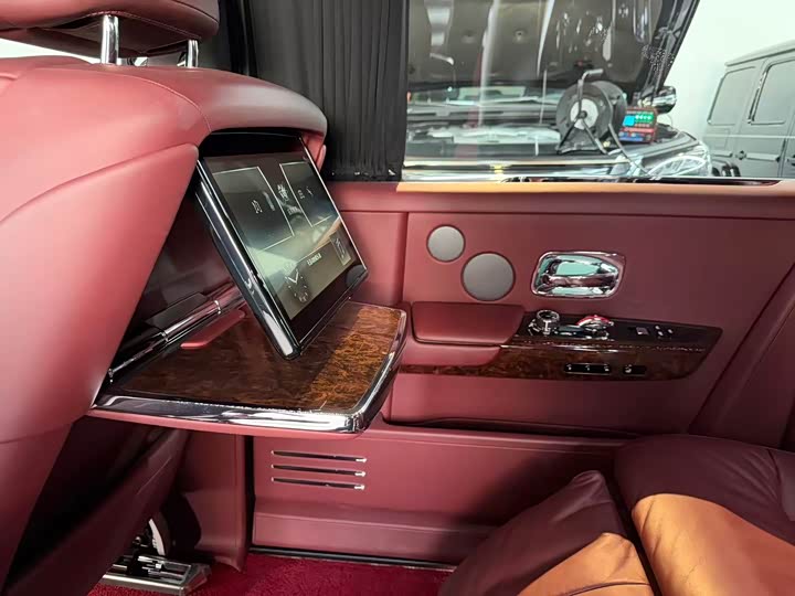 Фото 13 - Rolls-Royce Phantom