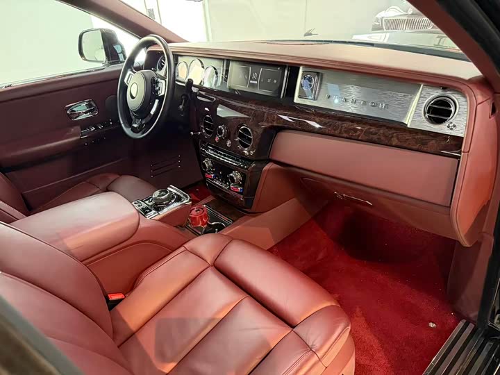 Фото 16 - Rolls-Royce Phantom