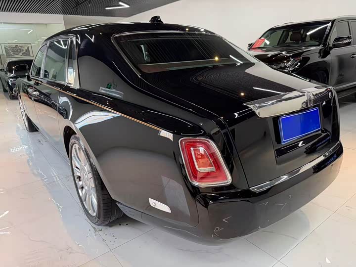 Фото 4 - Rolls-Royce Phantom