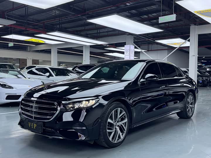 Фото 1 - Mercedes-Benz E-Class