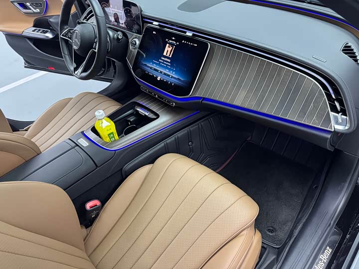 Фото 12 - Mercedes-Benz E-Class