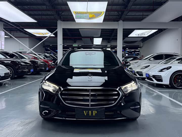 Фото 2 - Mercedes-Benz E-Class