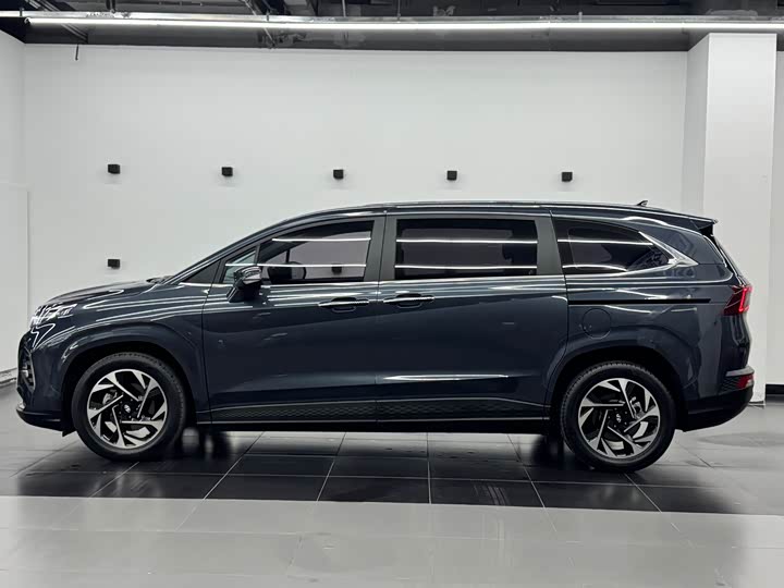 Фото 4 - Hyundai Custo