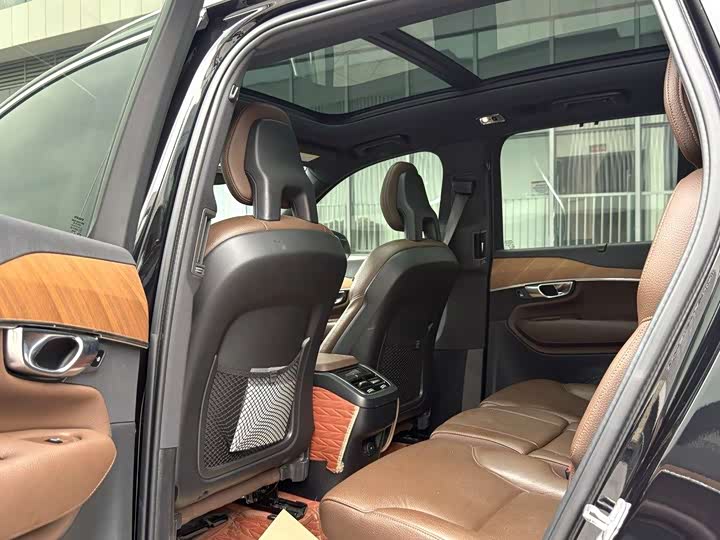 Фото 5 - Volvo XC90