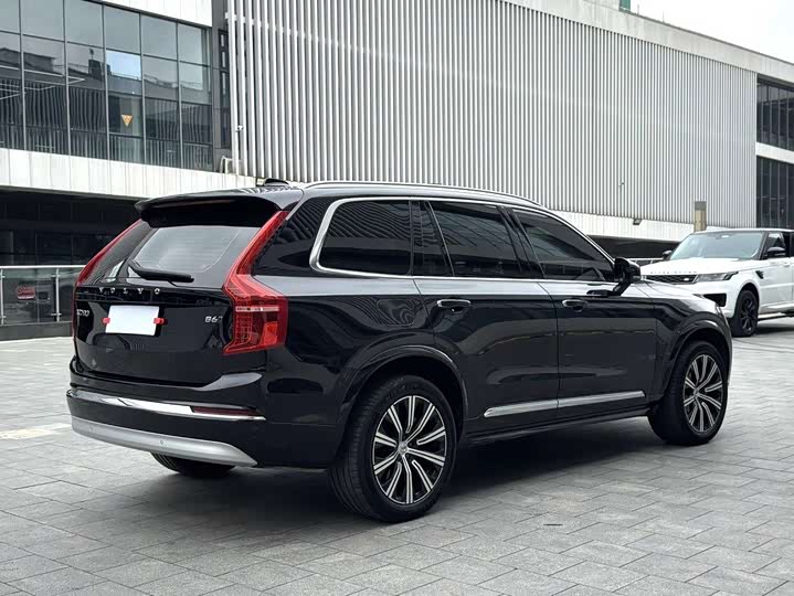 Фото 7 - Volvo XC90