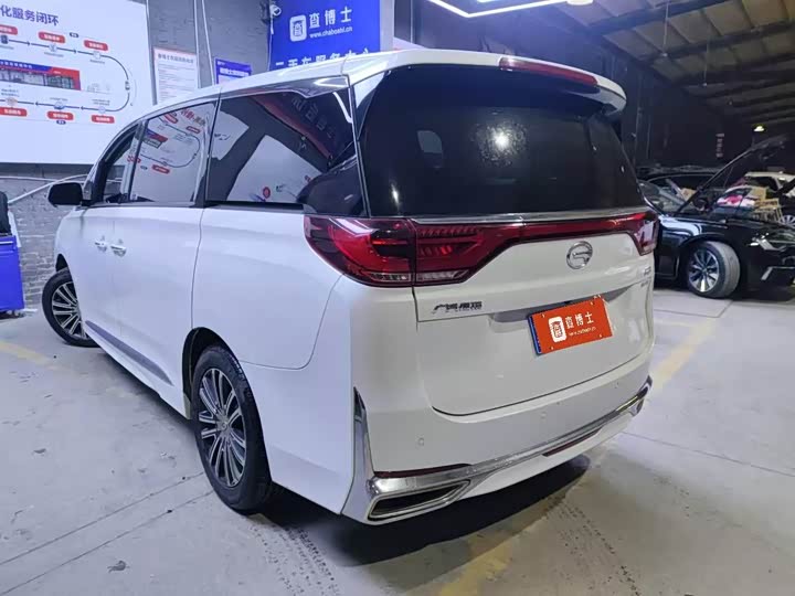 Фото 3 - GAC Trumpchi M8