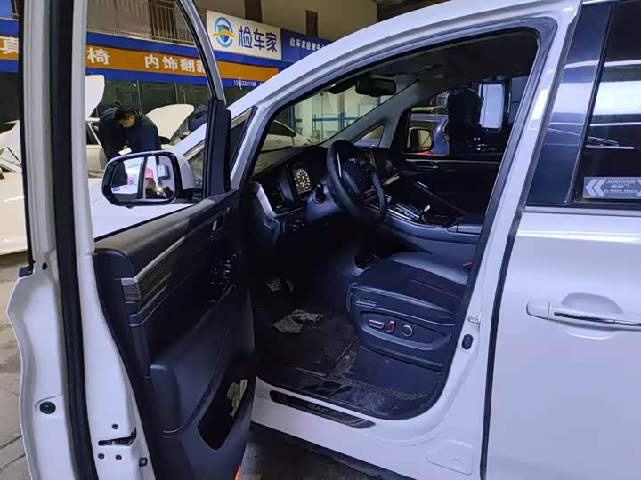 Фото 4 - GAC Trumpchi M8