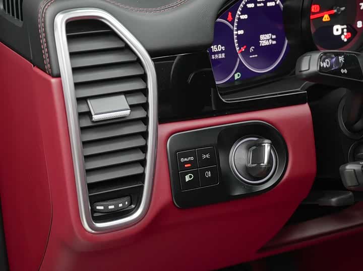 Фото 8 - Porsche Cayenne