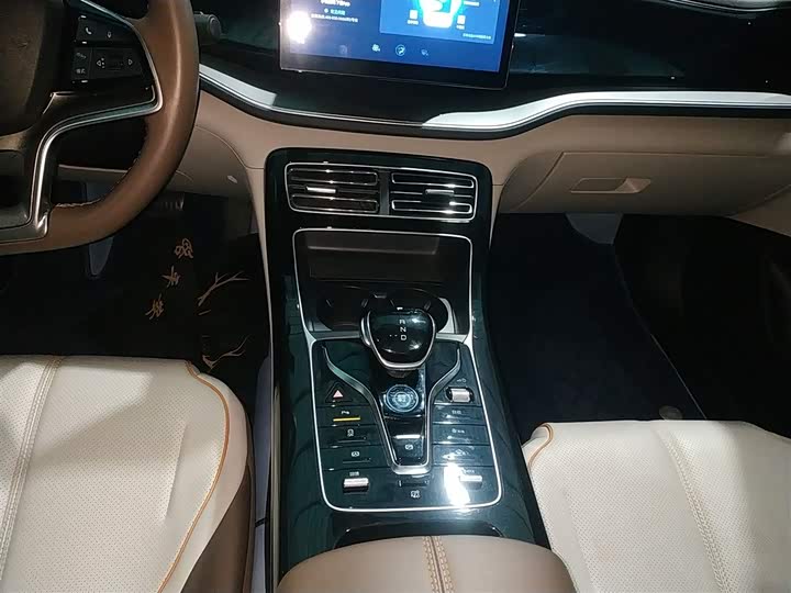 Фото 14 - BYD Qin Plus