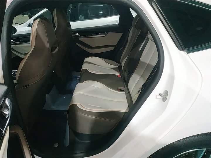 Фото 17 - BYD Qin Plus