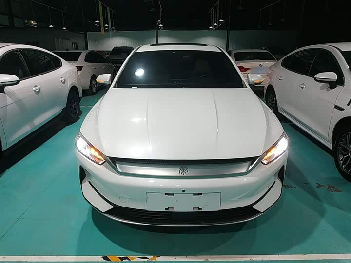 Фото 3 - BYD Qin Plus