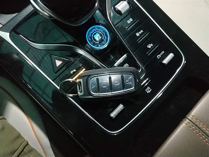 Фото 9 - BYD Qin Plus