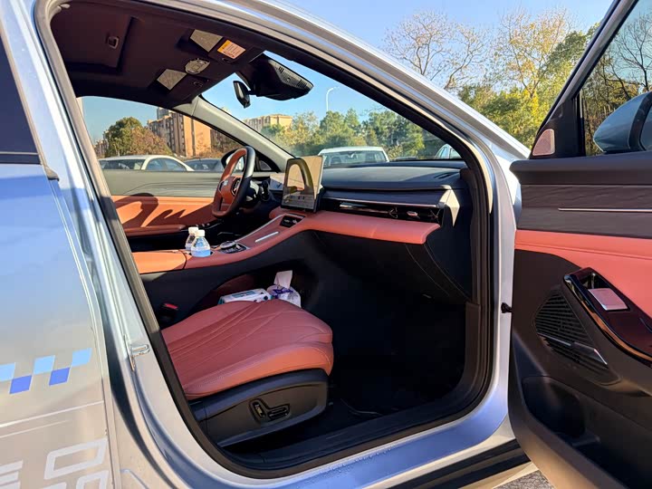 Фото 13 - Geely Galaxy L6