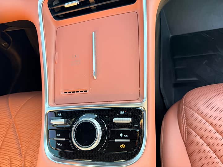 Фото 14 - Geely Galaxy L6