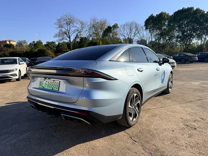 Фото 17 - Geely Galaxy L6