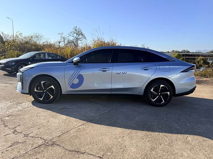 Фото 4 - Geely Galaxy L6