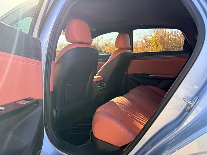 Фото 7 - Geely Galaxy L6