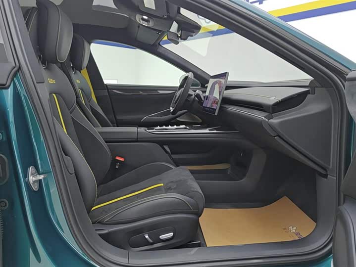 Фото 8 - Xiaomi SU7 Ultra