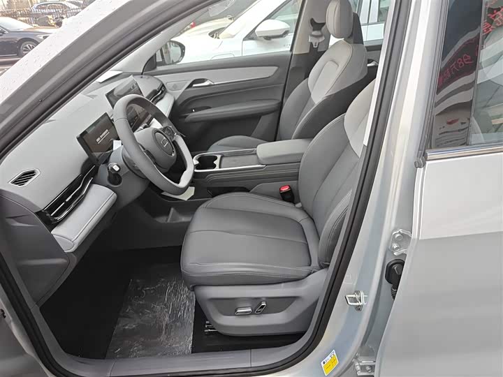 Фото 15 - Bestune 03