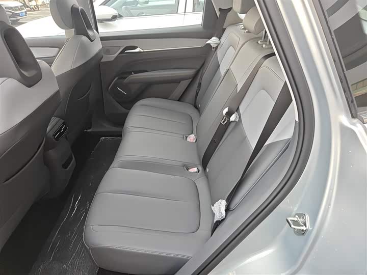 Фото 17 - Bestune 03