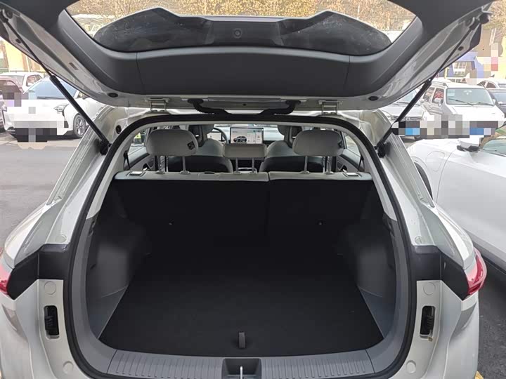 Фото 19 - Bestune 03